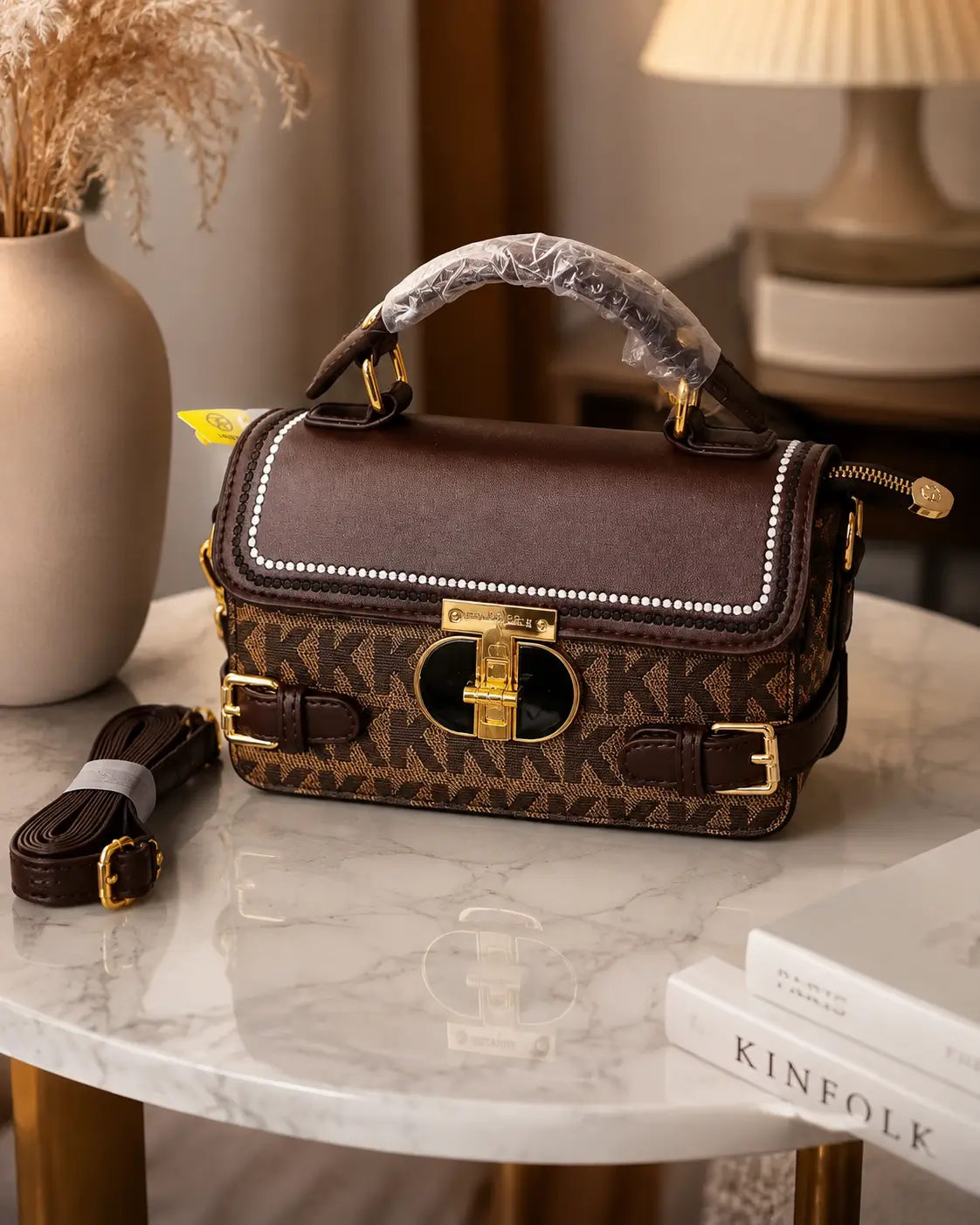 Types of Handbags in Pakistan: Which Shape Suits You