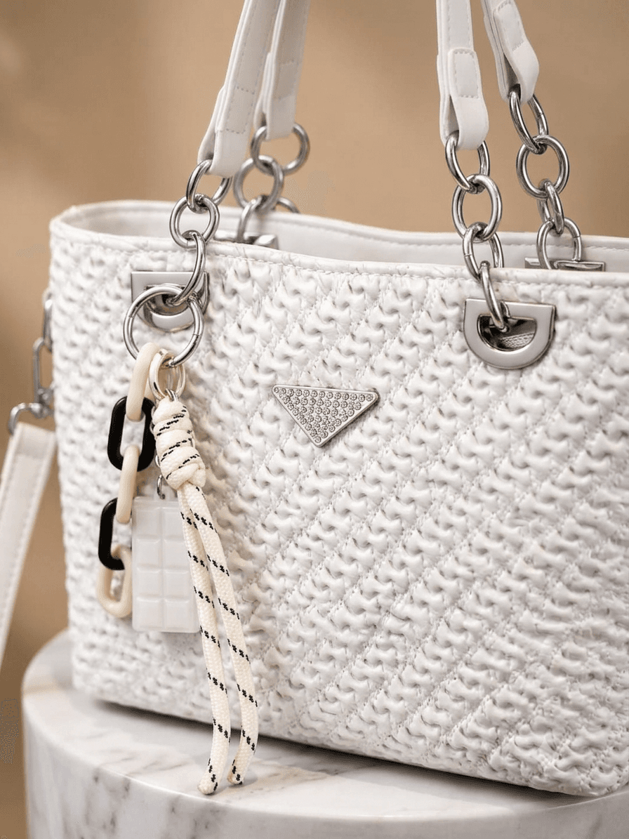 How to Check a Handbag Before You Pay